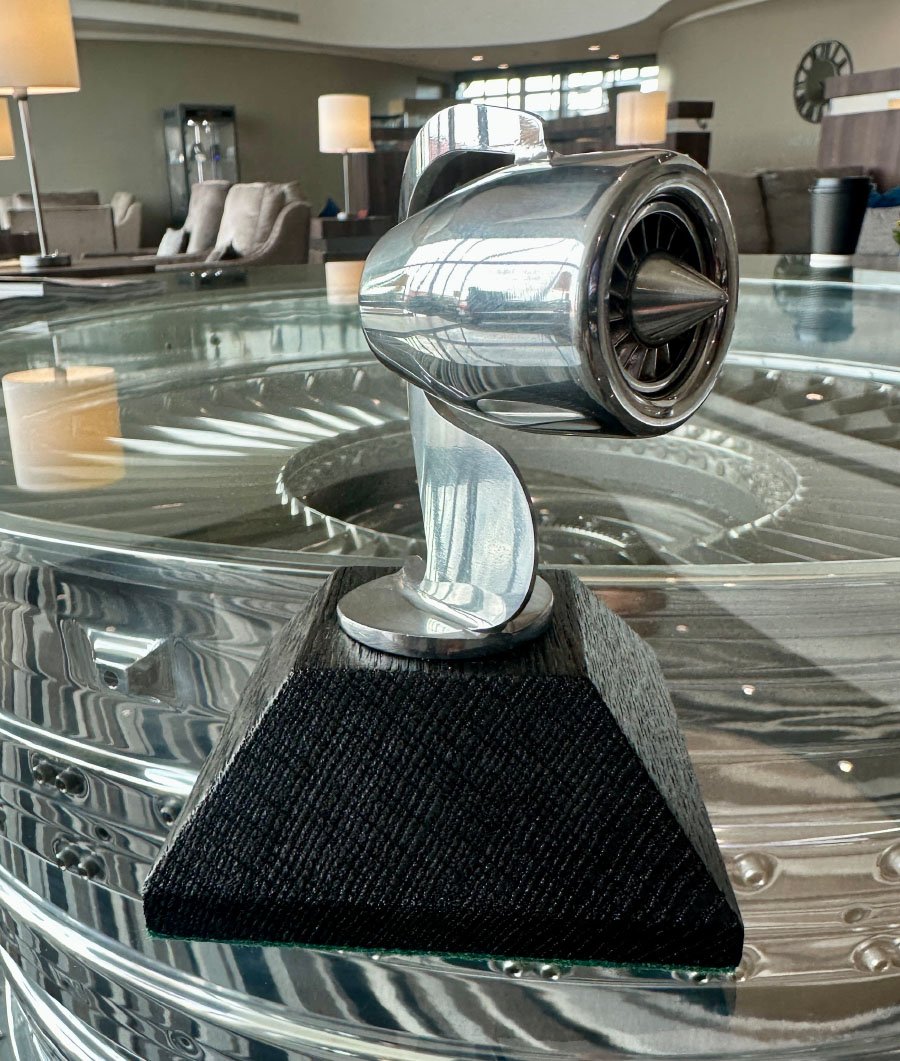 Read more about the article Rolls Royce Presentation Jet Engine Model